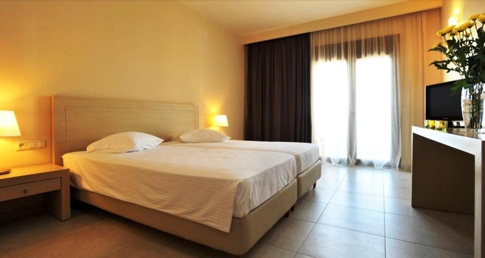 Porto Plaza Hotel Ájosz Joánisz Kászpakasz Kültér fotó